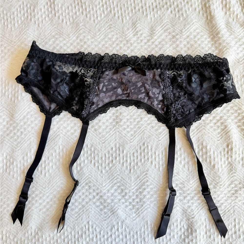 NWOT Hanky Panky After Midnight Black Lace Garter Belt w/ Leopard Trim, SizeM